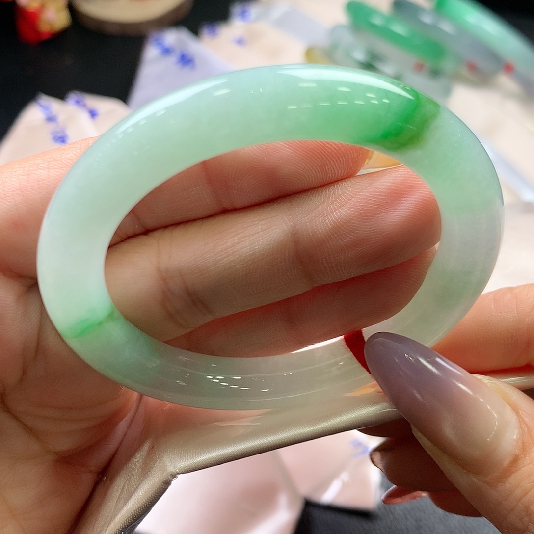 翡翠未镶嵌手镯51.8圆