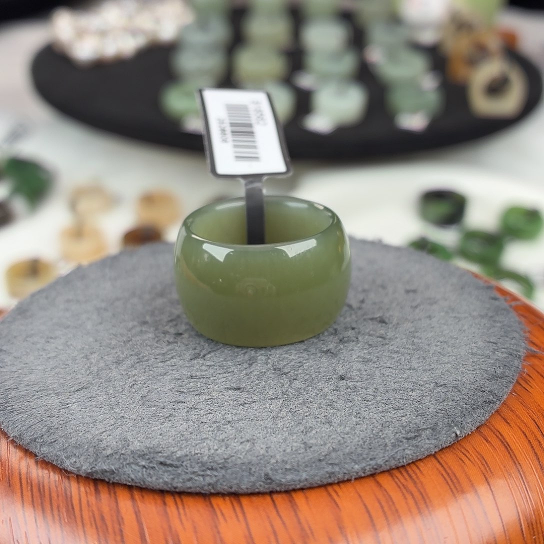 和田玉未镶嵌戒指b21湖水绿墩18.7