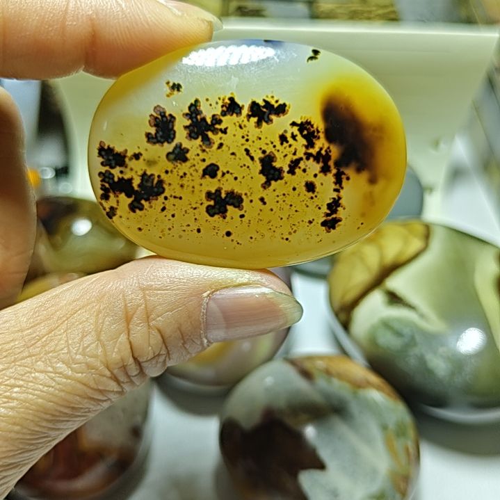 玛瑙/玉髓未镶嵌珠宝奇石