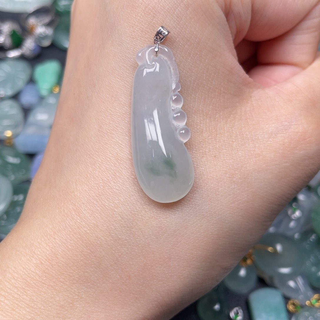 翡翠颈饰18K金镶嵌翡翠