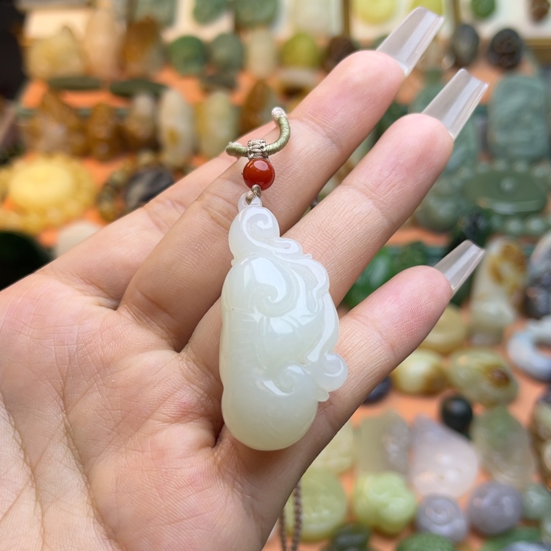 和田玉颈饰未镶嵌