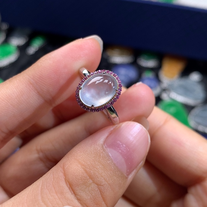 翡翠戒指18K金镶嵌玻璃戒指