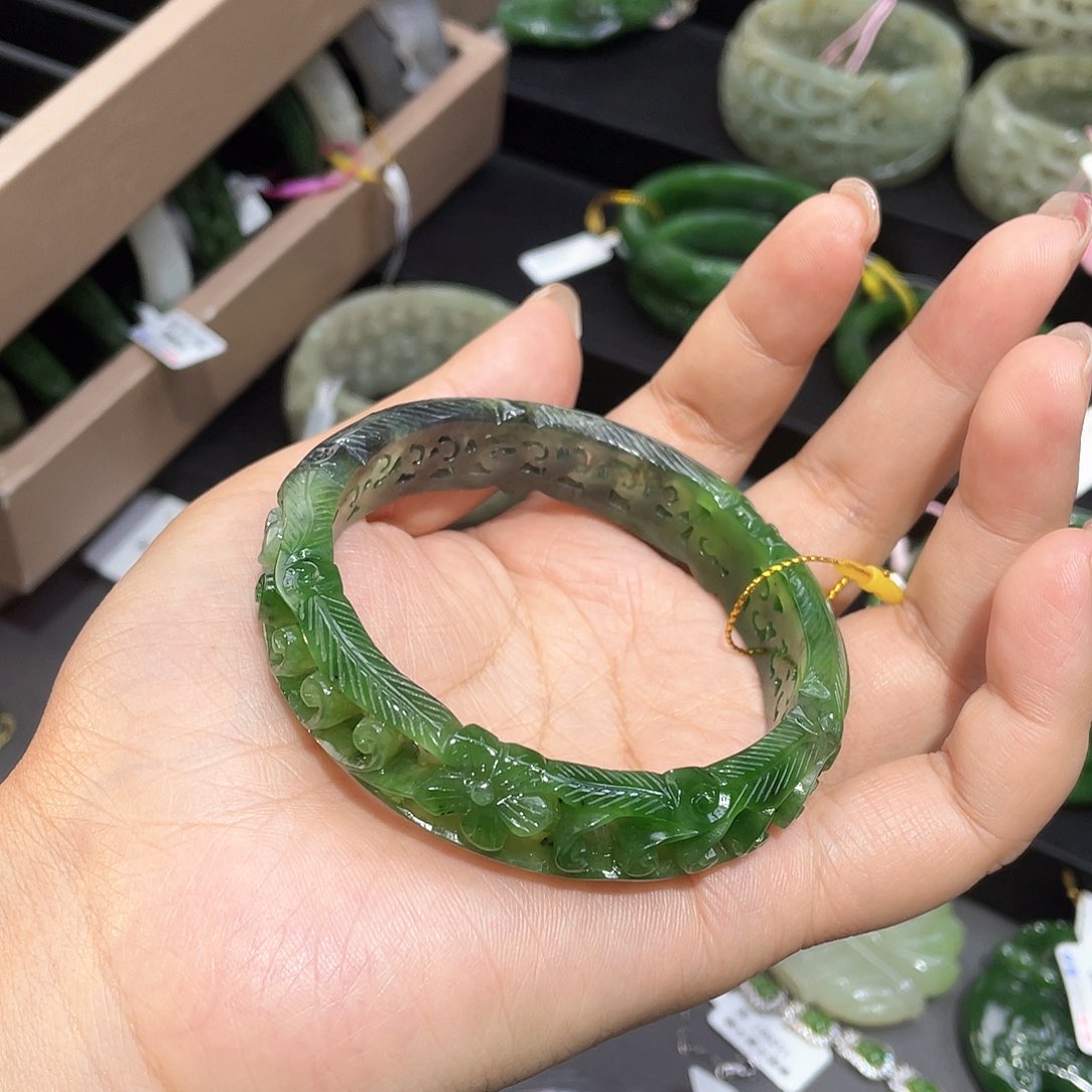 和田玉手镯62圈口10未镶嵌