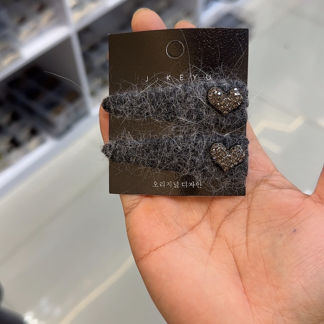 布艺非金属Z05深色爱心掰掰夹2个