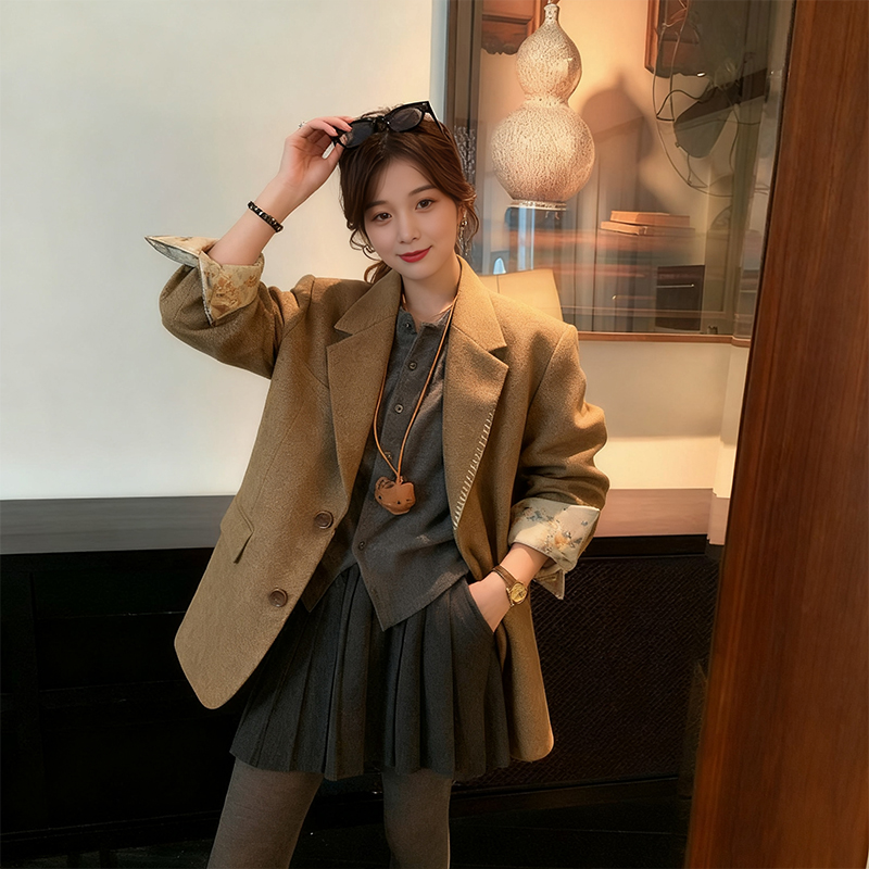 经典短款毛呢小西装外套女2025秋冬韩系小个子粗花呢廓形呢子大衣