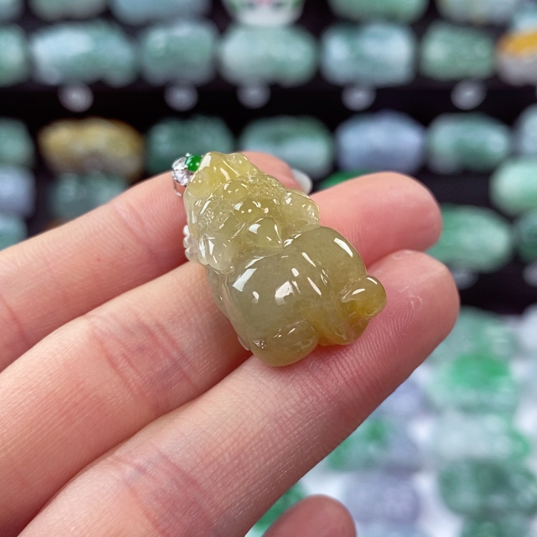 翡翠颈饰未镶嵌思*天然