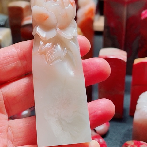 昌化石老性精品红花冻石