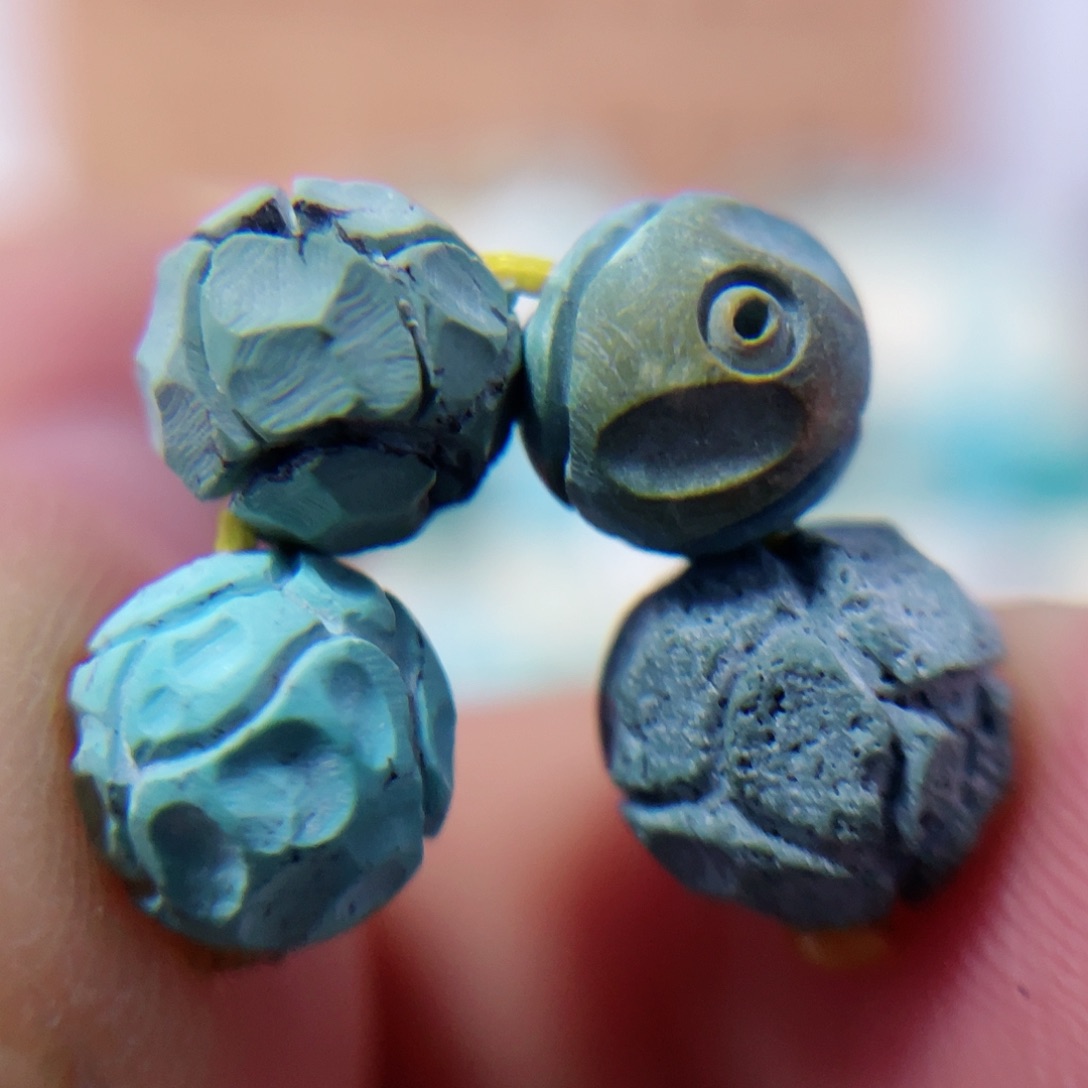 绿松石配饰未镶嵌