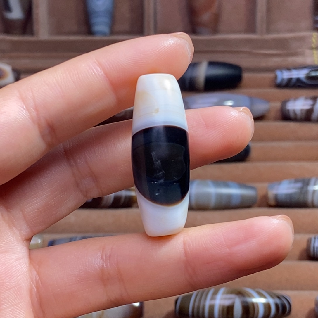 8***士玛瑙/玉髓未镶嵌颈饰