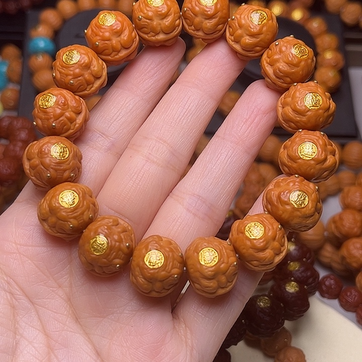 猴头核桃吊坠1.6金蟾王