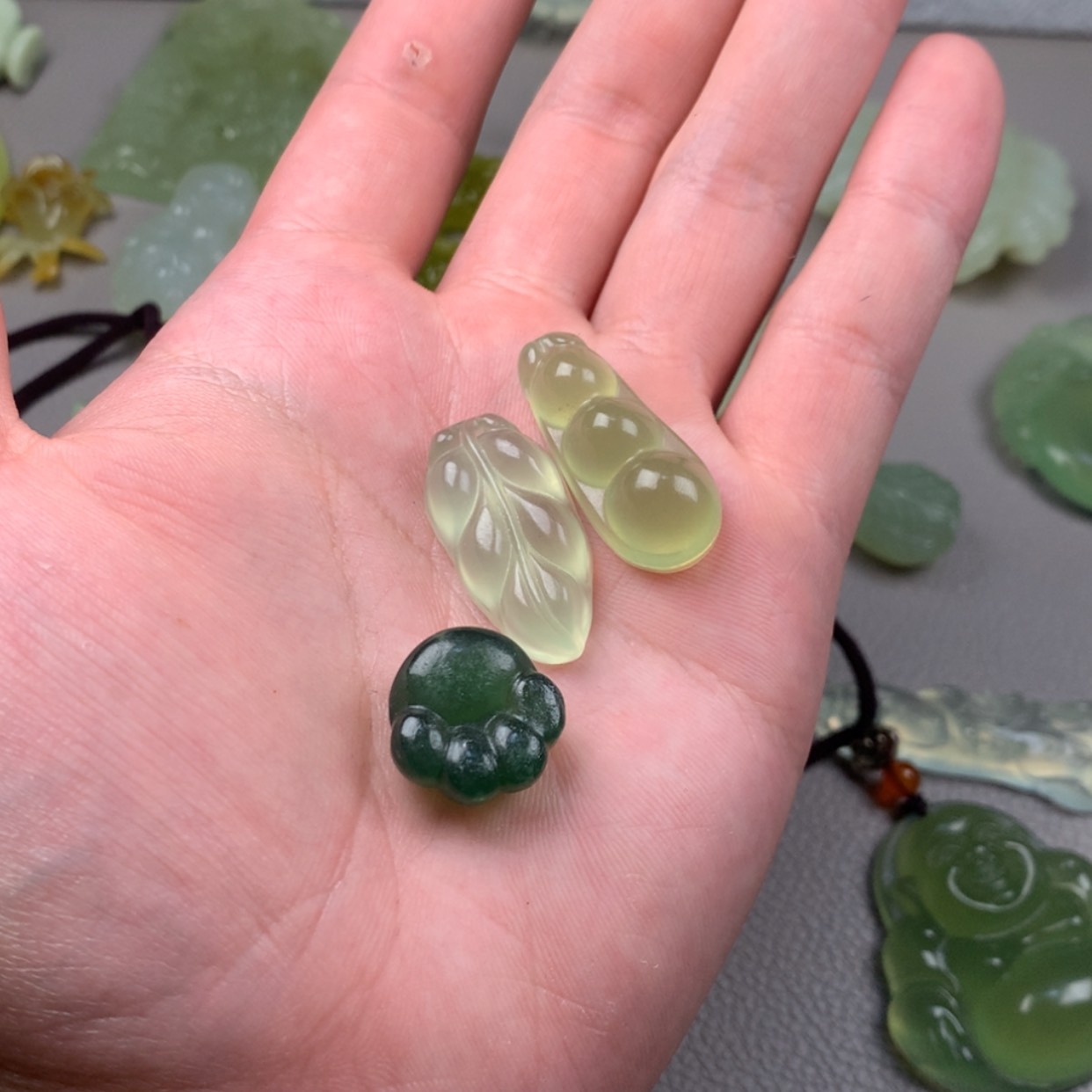 【闪购商品】蛇纹石玉未镶嵌岫玉