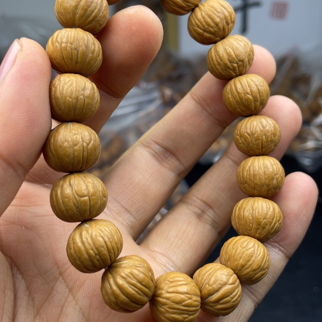 猴头核桃吊坠没人接