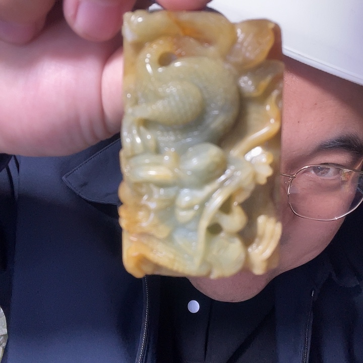 云***天蛇纹石玉未镶嵌颈饰