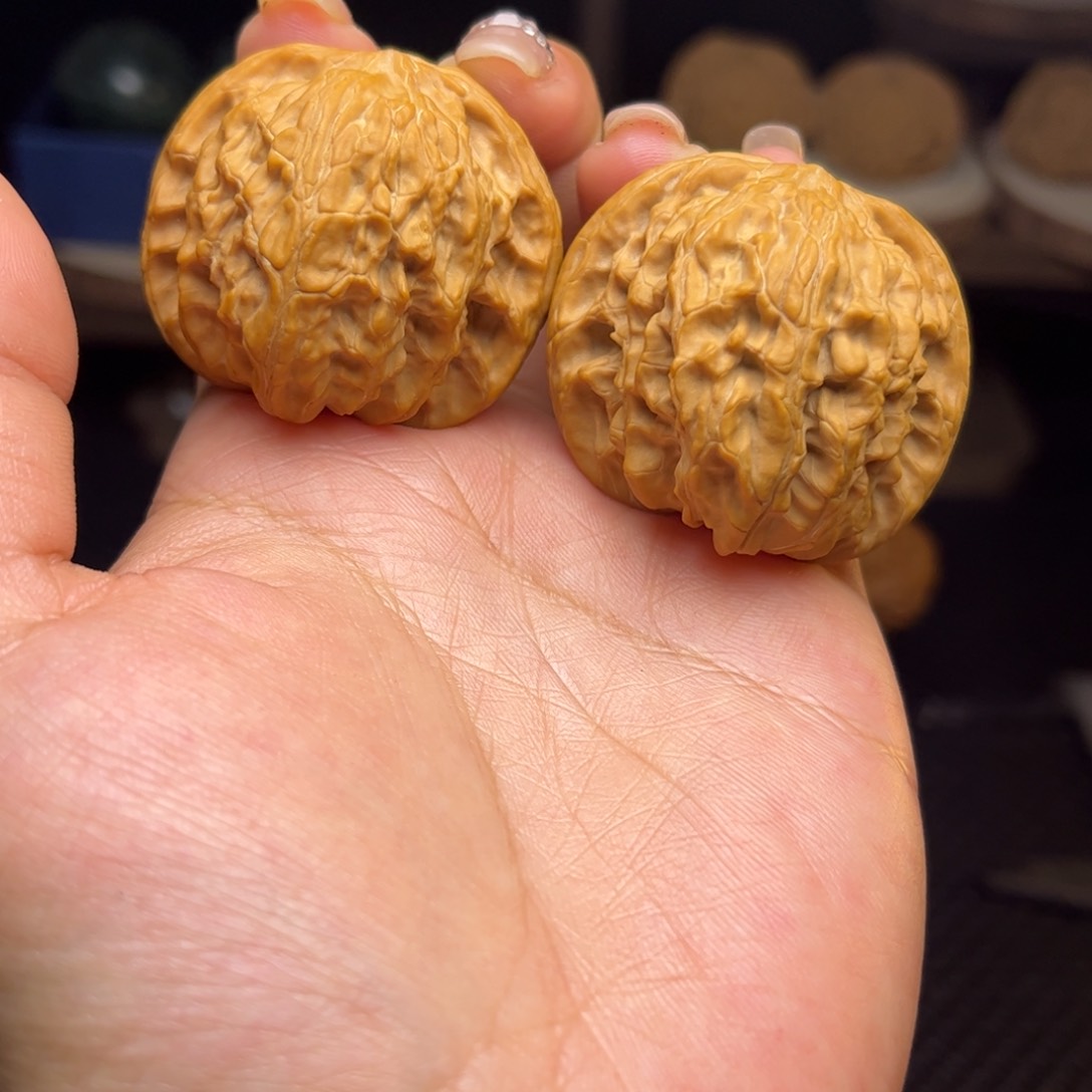 文玩核桃把件（007）山地磨盘尺寸40-41全品无修