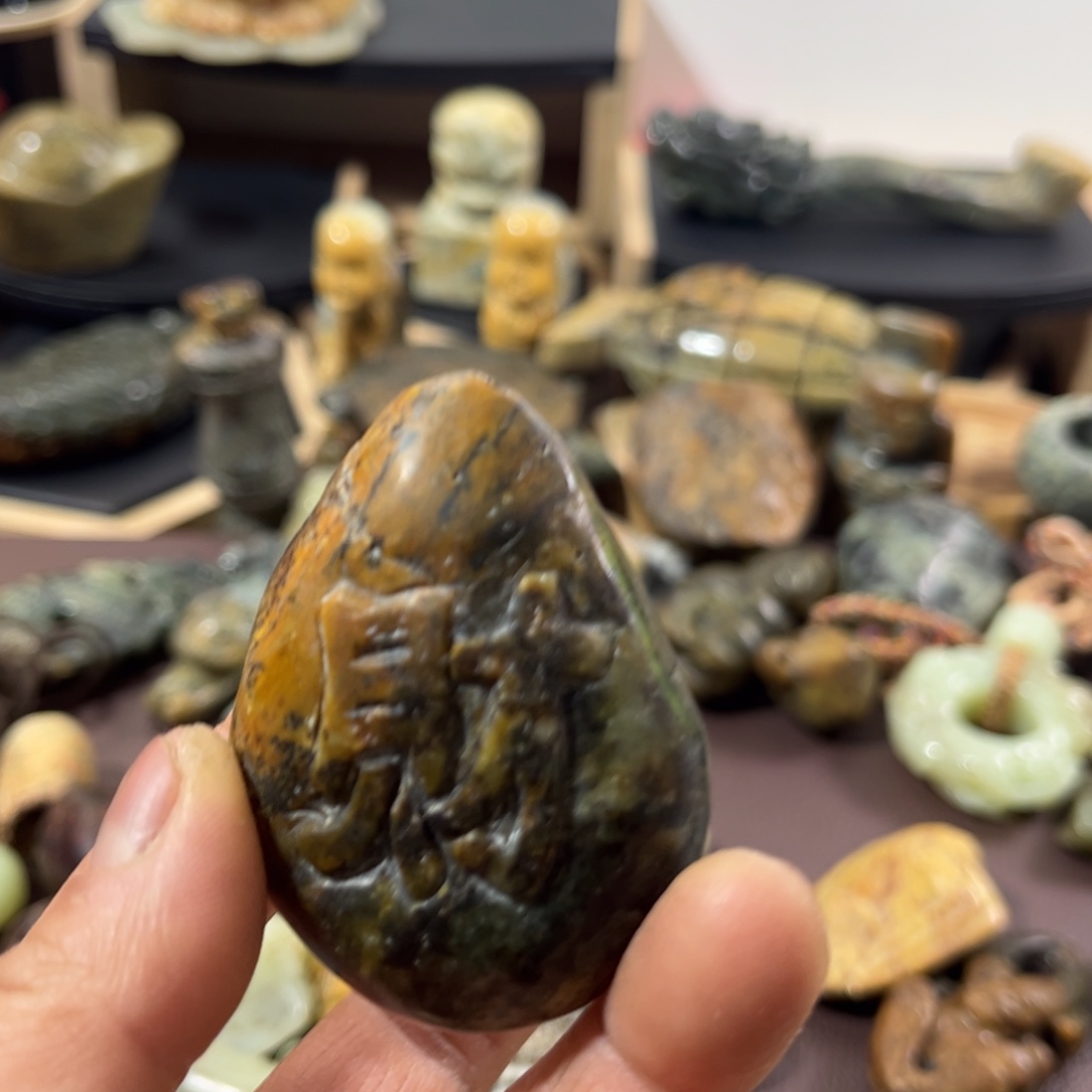 岫岩河磨玉（透闪石质玉）未镶嵌把件