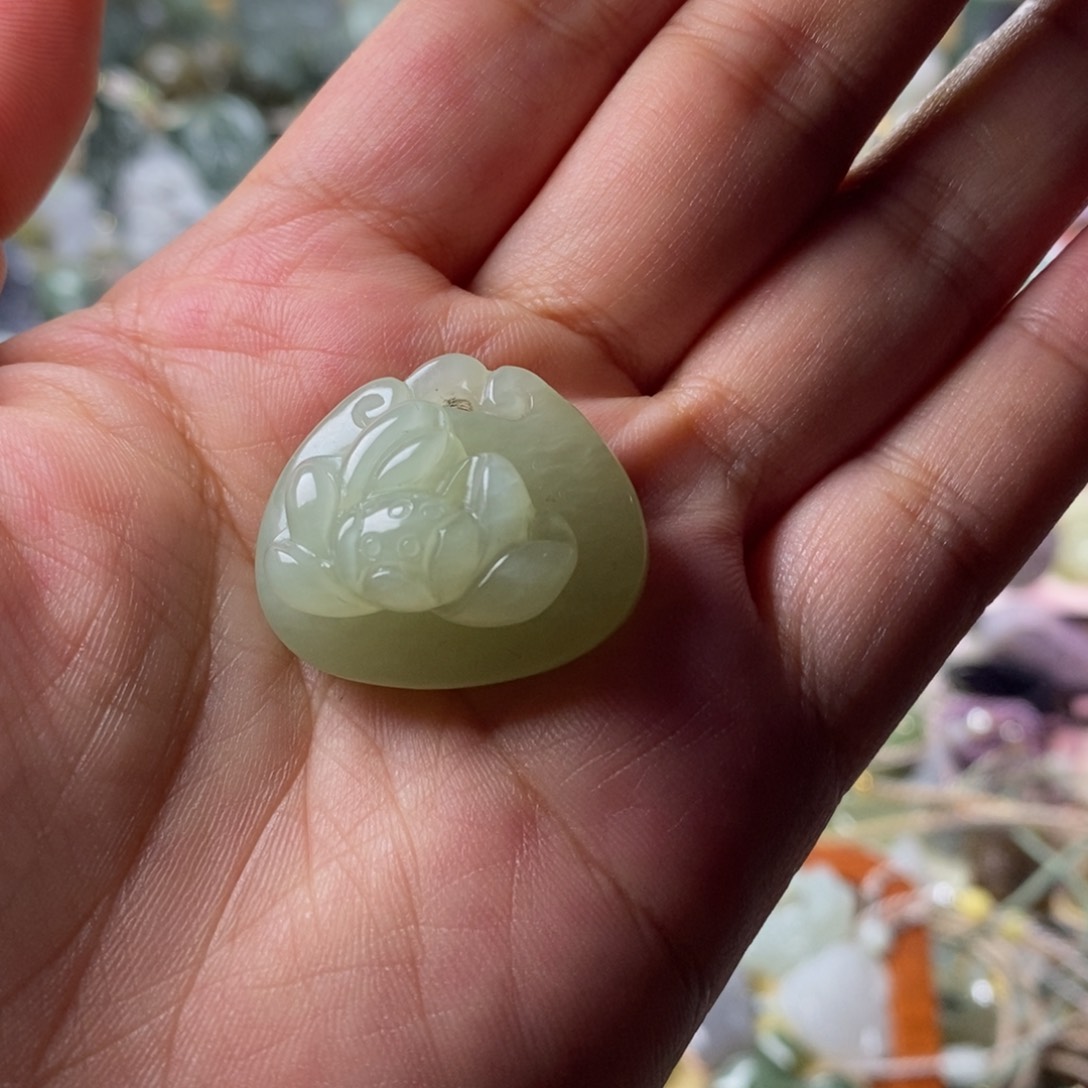 一****和田玉未镶嵌颈饰