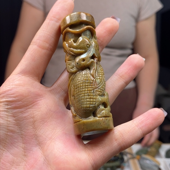 岫岩河磨玉（透闪石质玉）颈饰未镶嵌