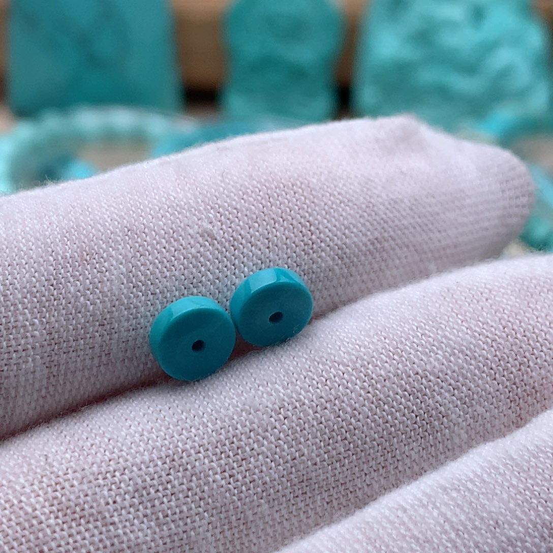 绿松石颈饰未镶嵌