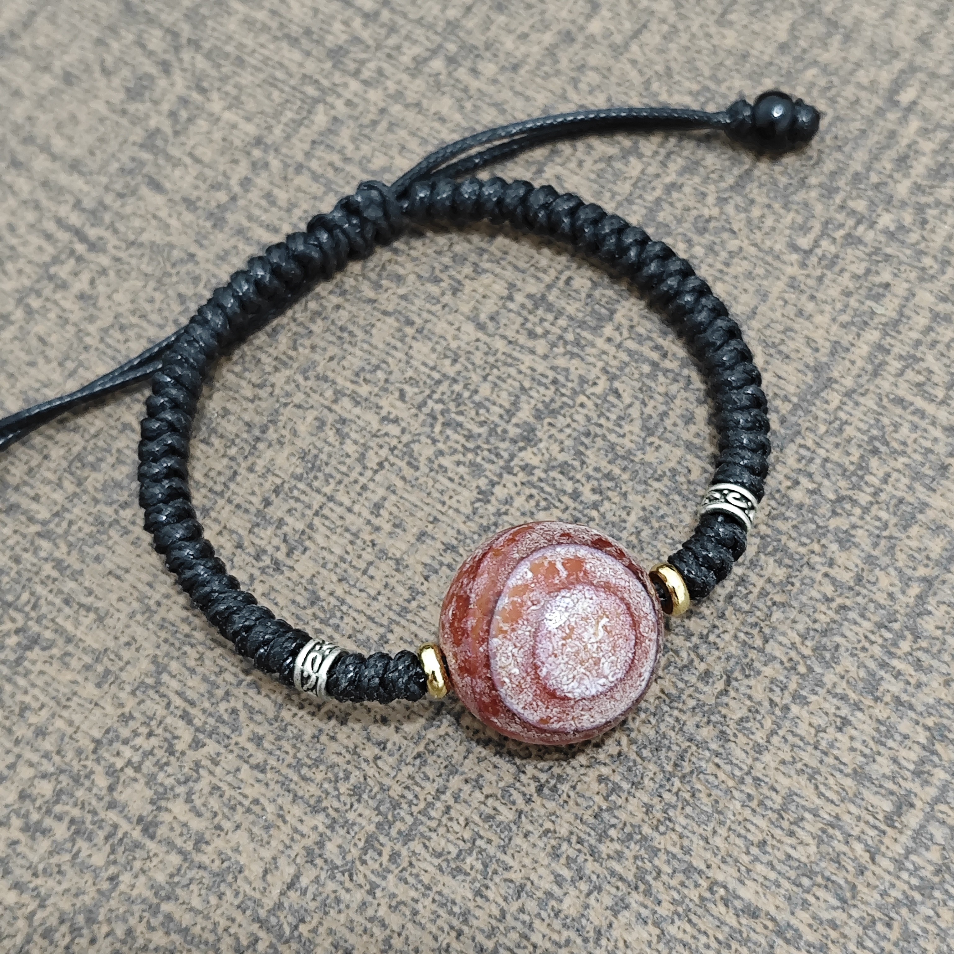 玛瑙材质手工编织手链奶皮糖球