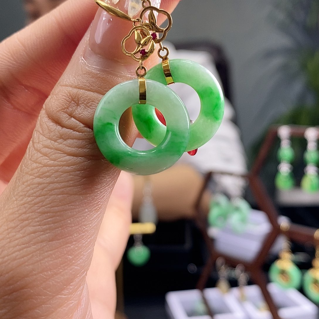 翡翠耳饰18K金镶嵌翡翠