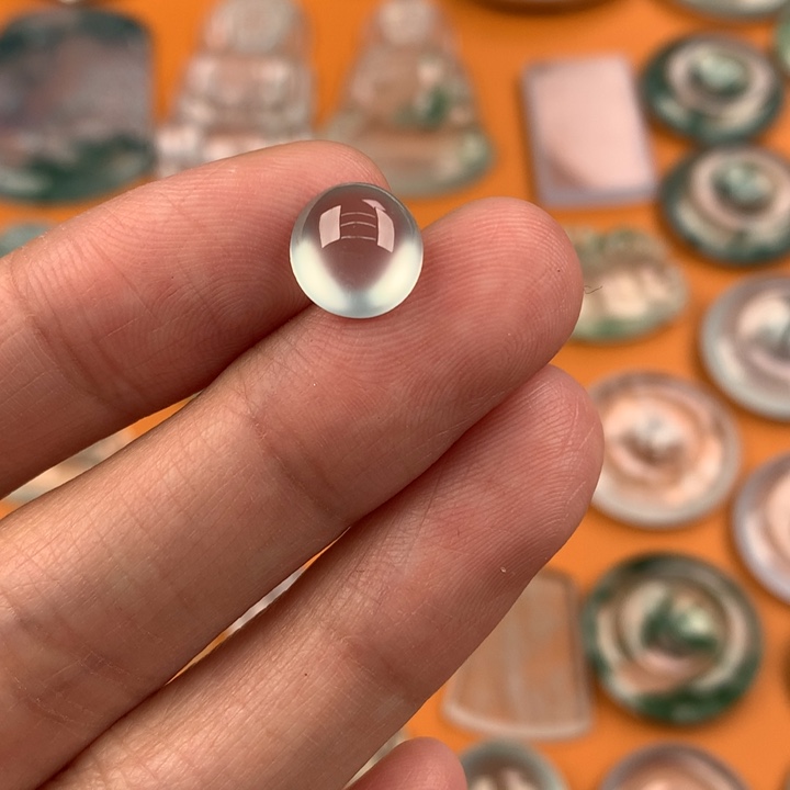 翡翠挂件未镶嵌….