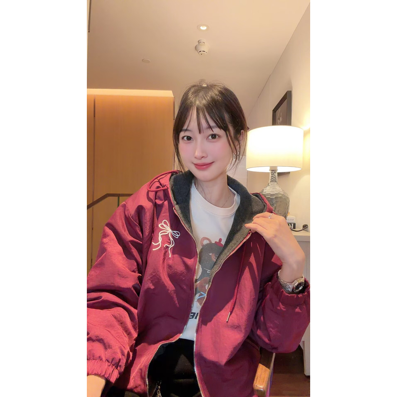 【张静芝】2色~精致可爱刺绣蝴蝶结简约百搭连帽正反两穿秋冬外套