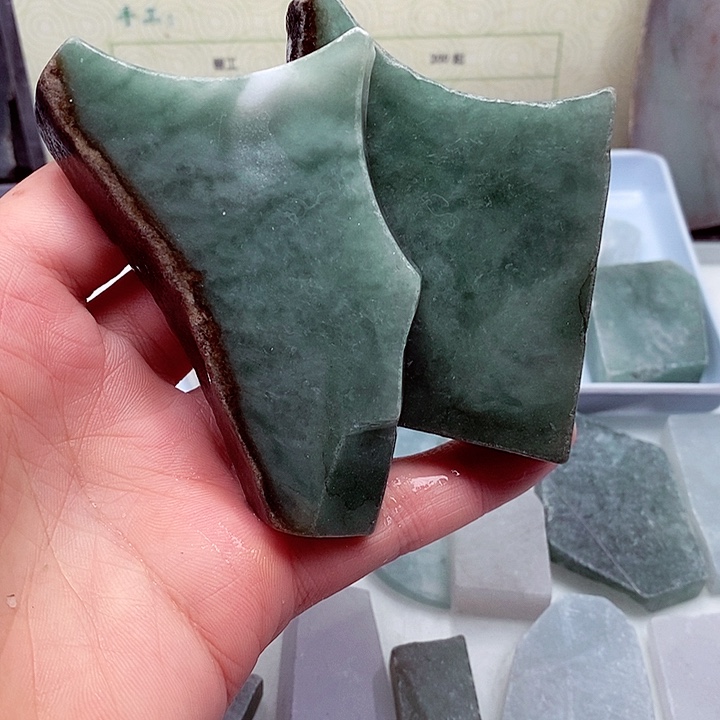 翡翠颈饰未镶嵌缅甸翡翠A货边角