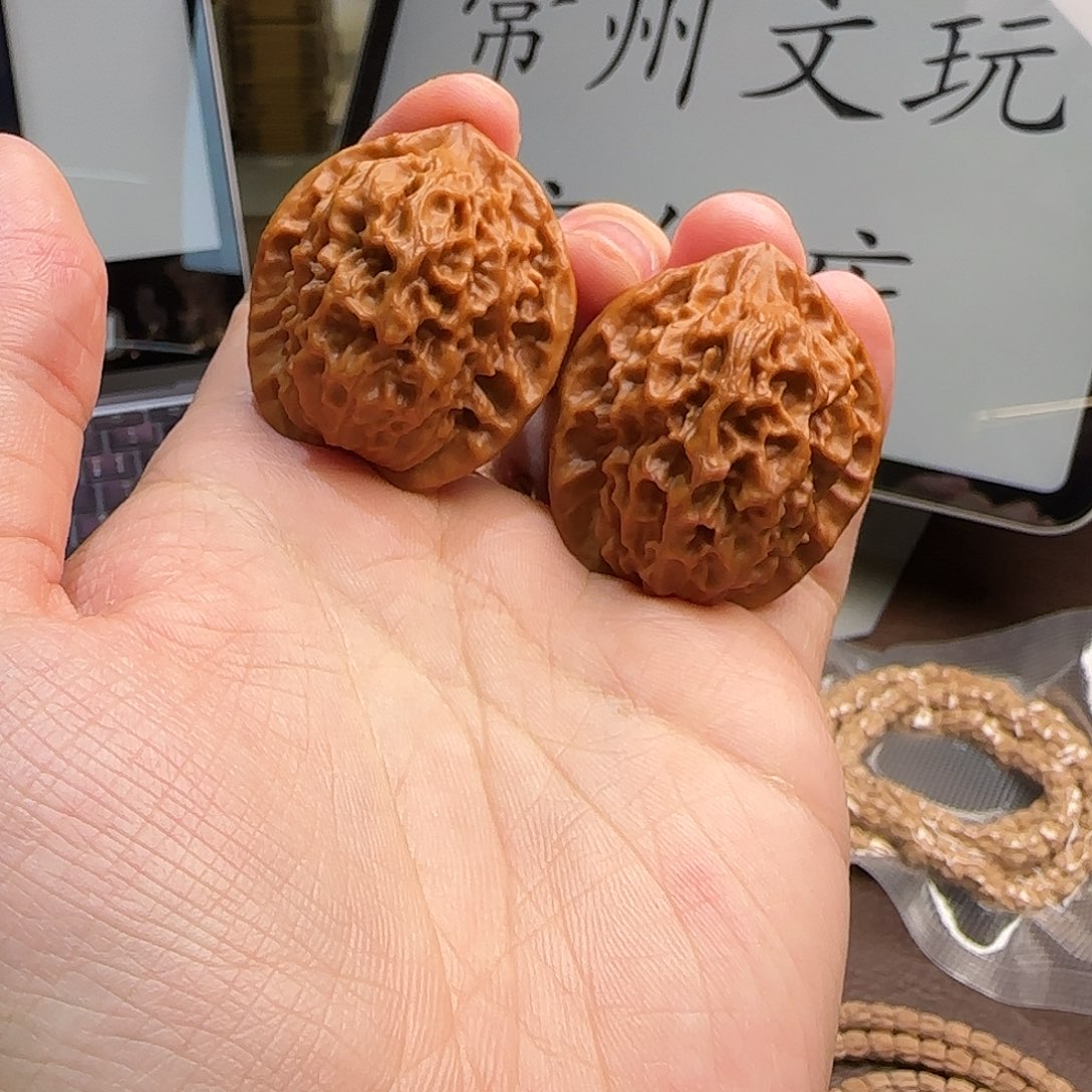 文玩核桃吊坠石鸡