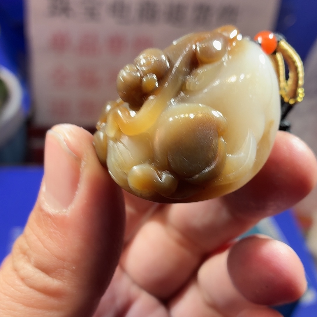 和田玉（糖玉）未镶嵌颈饰