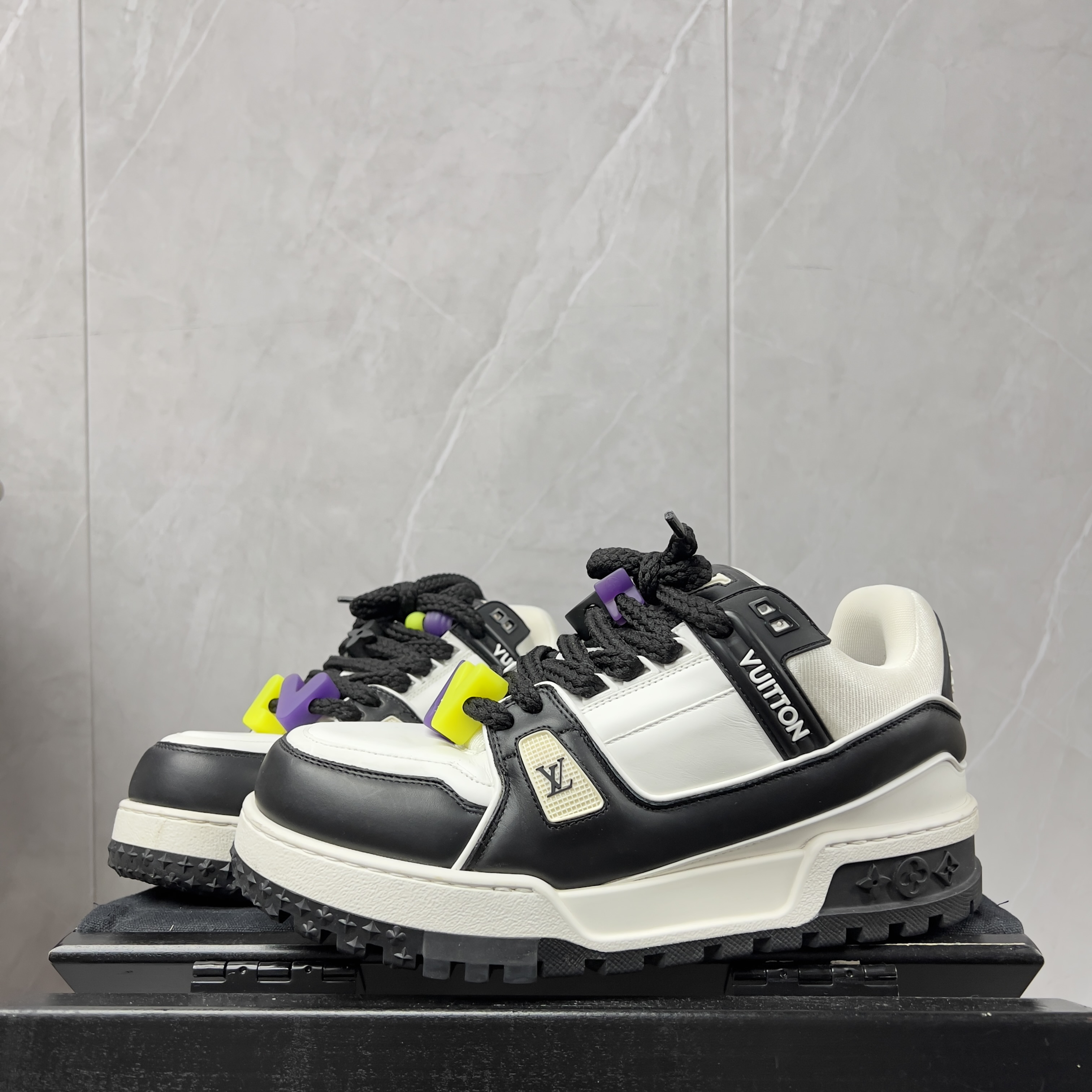 99新 LouisVuitton/路易威登 Lv胖丁Trainer休闲鞋/8码/全套配件