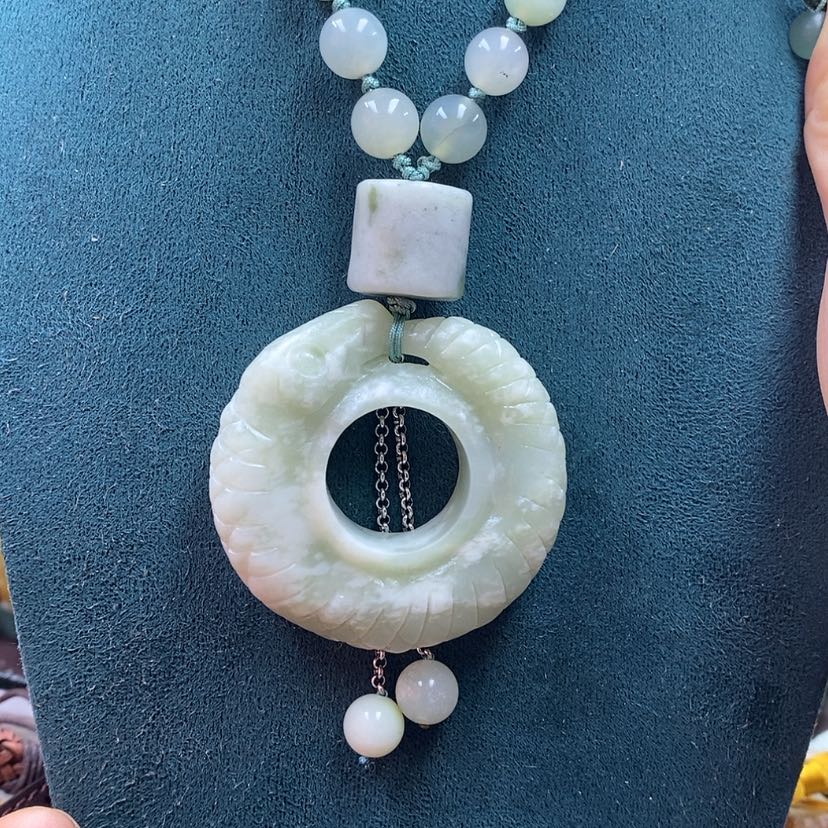 【闪购商品】蛇纹石玉吊坠未镶嵌