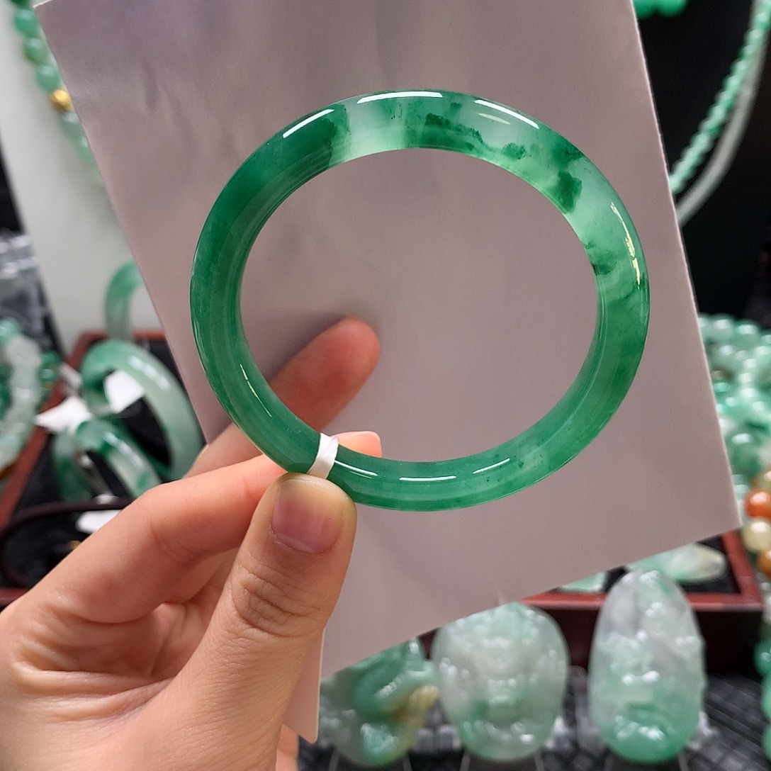 石英质玉未镶嵌手镯5556