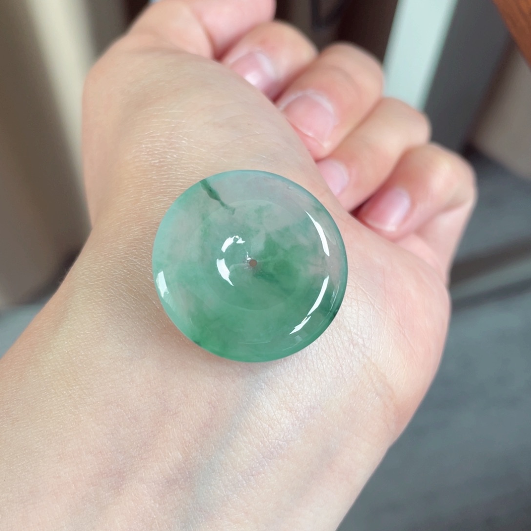 翡翠颈饰未镶嵌扣子