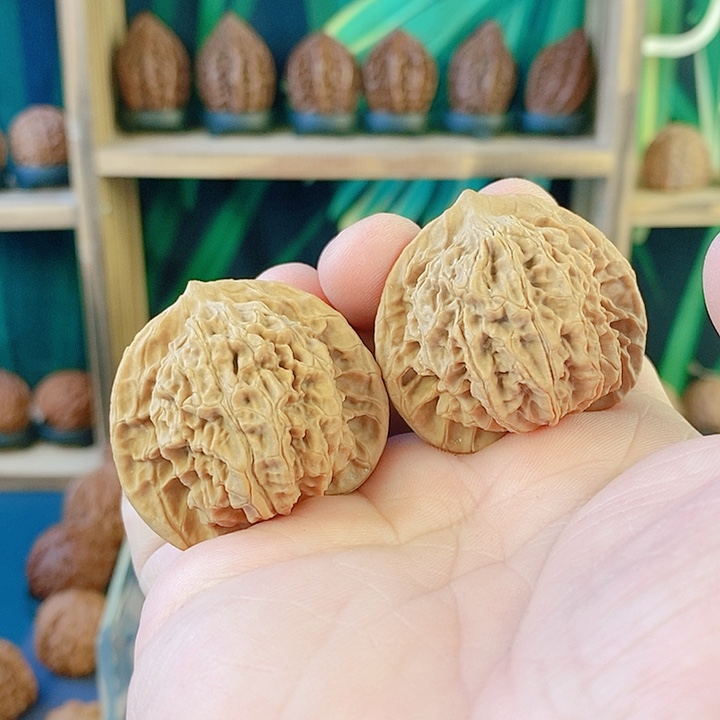 文玩核桃吊坠73号盘龙纹40尺