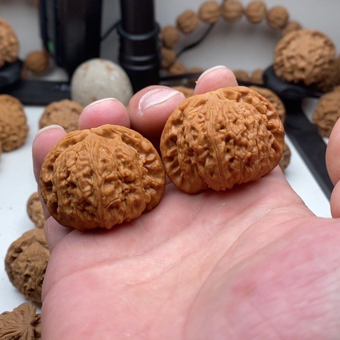 文玩核桃吊坠唐*仁白狮子44