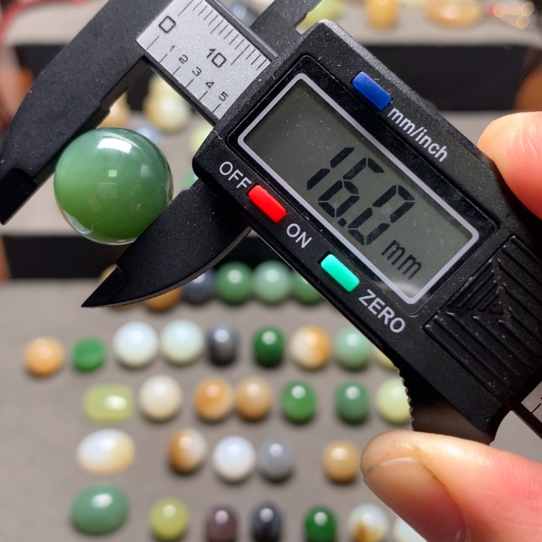 和田玉颈饰未镶嵌云*