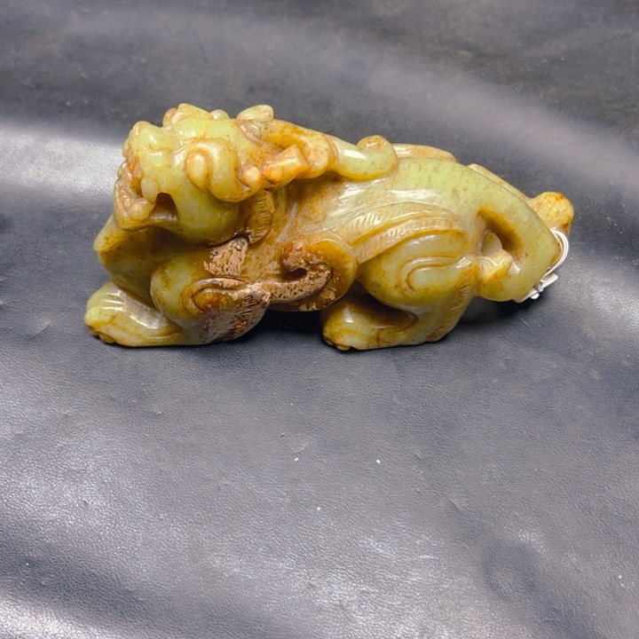 和田玉未镶嵌把件