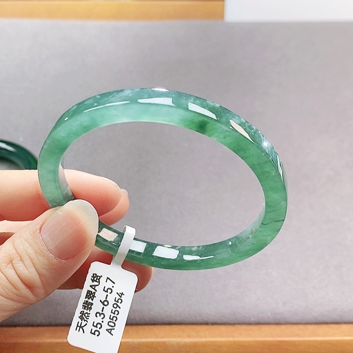 【闪购商品】翡翠手镯（圆镯）未镶嵌