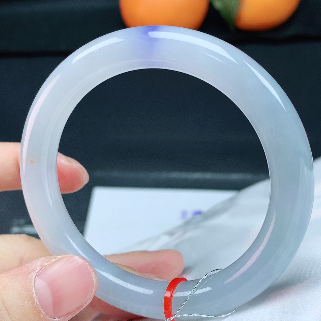 翡翠手镯未镶嵌54圈