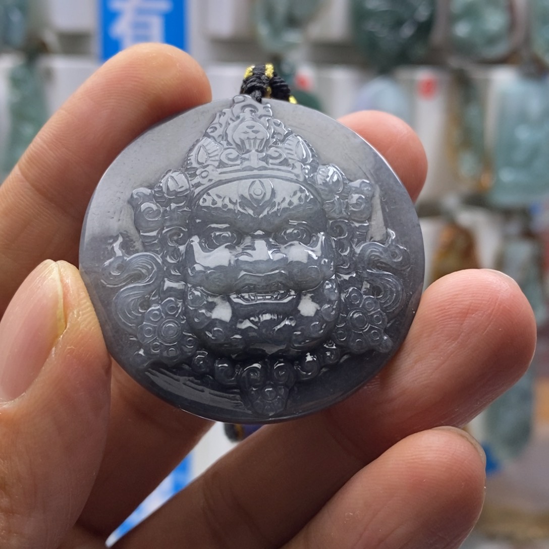 翡翠颈饰未镶嵌财哥