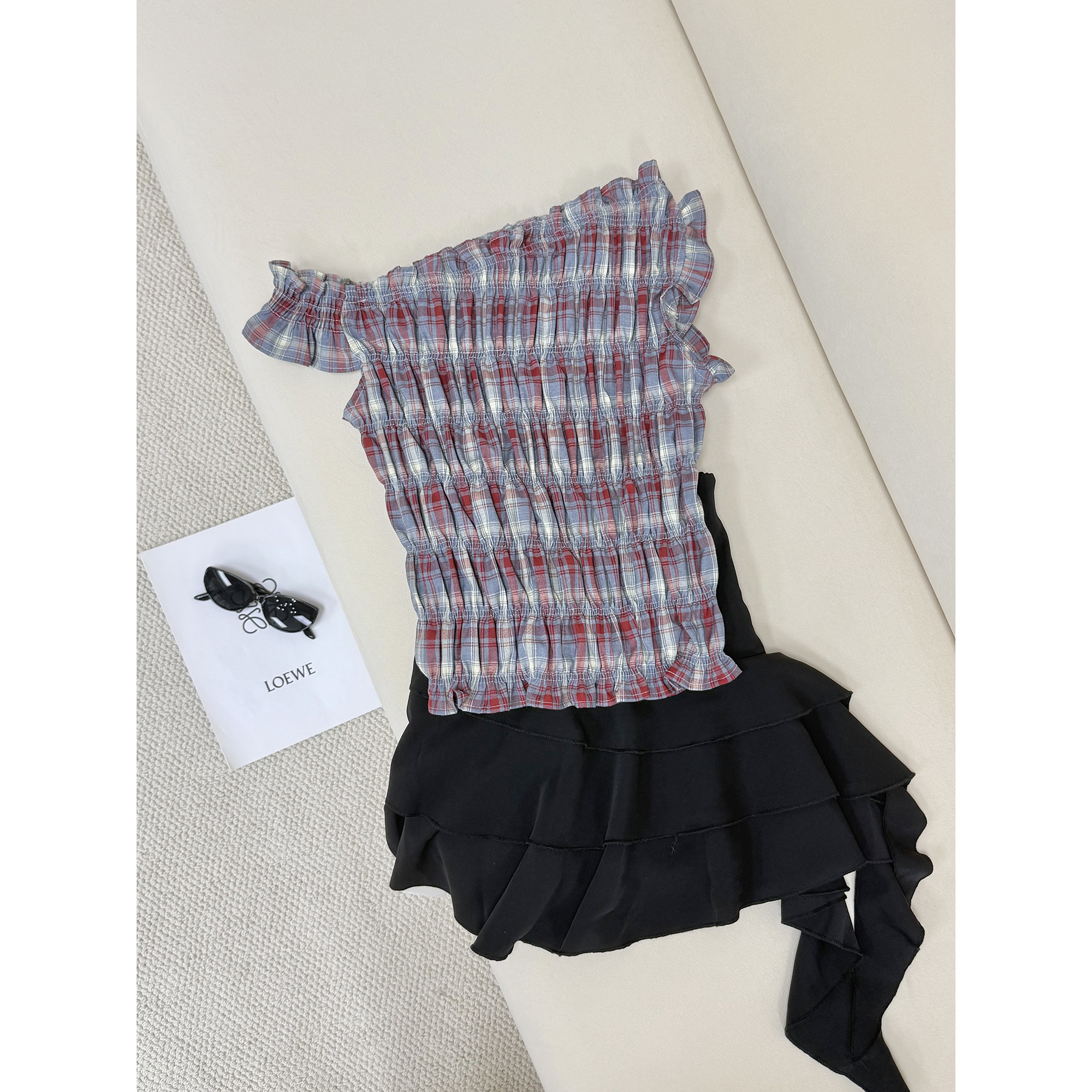 弹力褶皱打揽斜肩红色格子T恤（清）