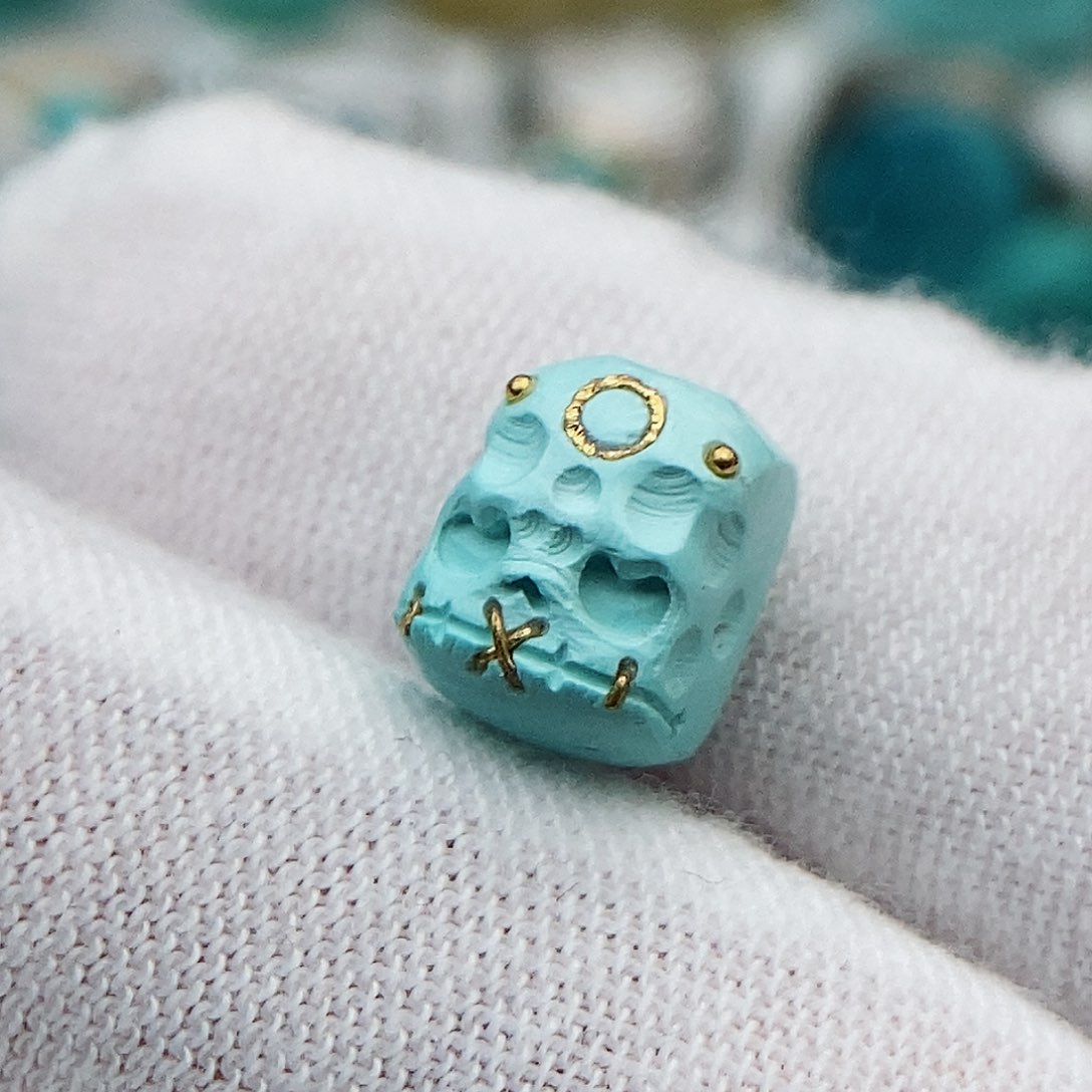 绿松石颈饰未镶嵌