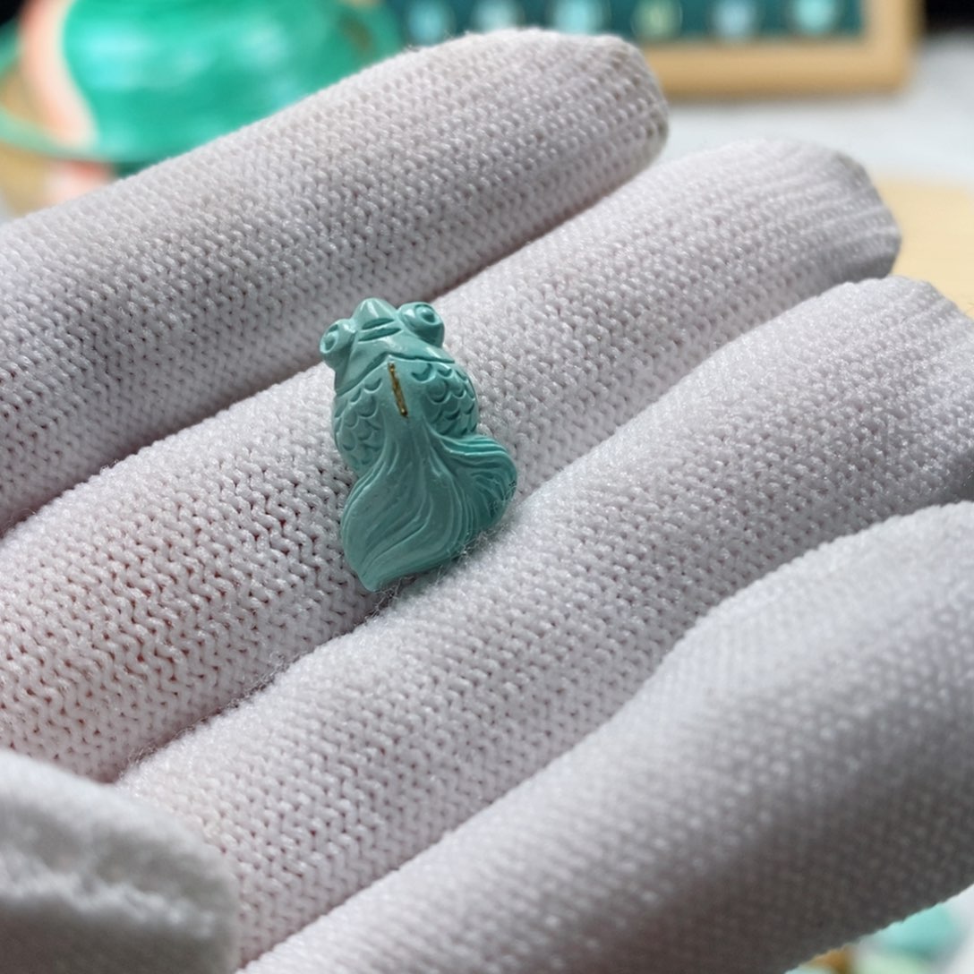 绿松石颈饰未镶嵌