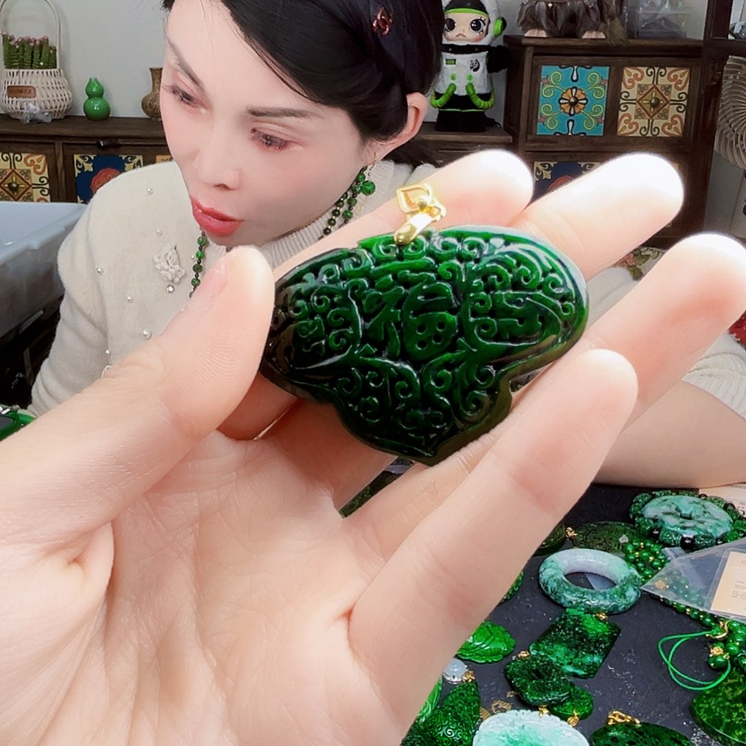 颈饰银S925镶嵌翡翠多样性