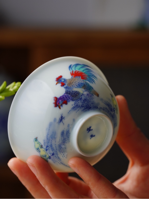 望玉斗彩子母鸡撇口杯