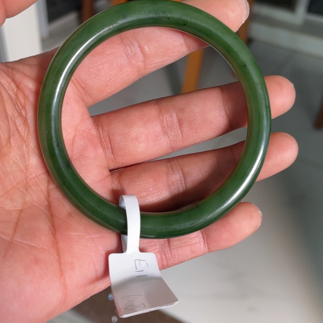 和田玉（碧玉）手镯未镶嵌小****.