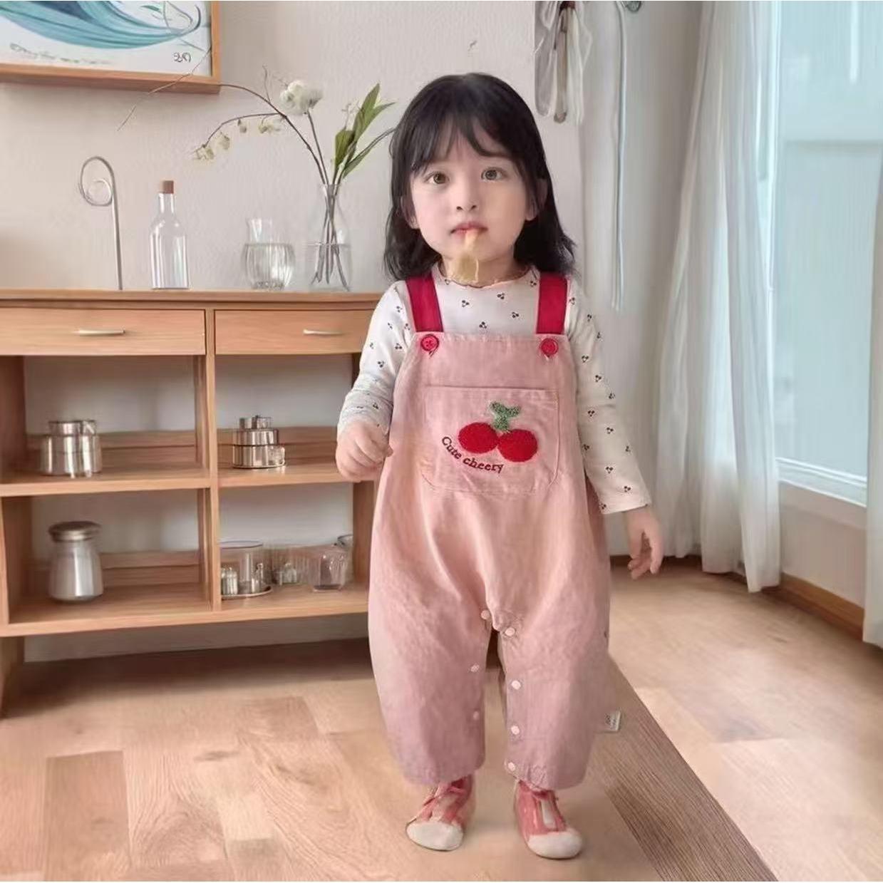 女宝春秋背带裤洋气韩版可爱小樱桃连体裤打底衫两件套