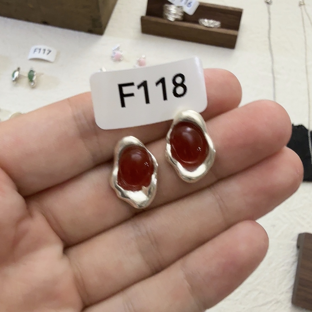 何***必F118能接受不退换再付款