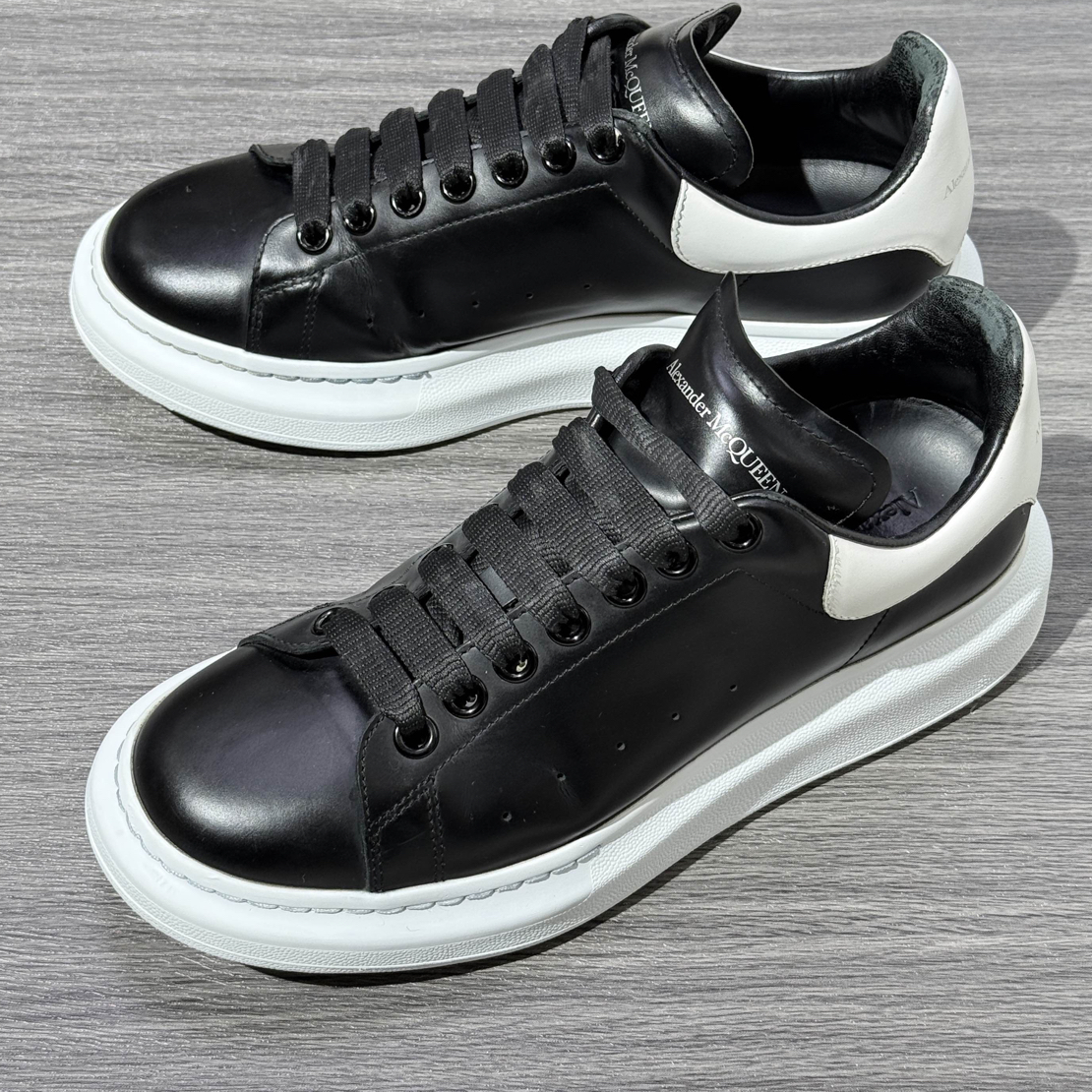 90新 Alexander McQueen/亚历山大·麦昆 40.5码 黑白皮革 板鞋