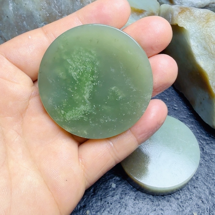 和田玉（糖玉）未镶嵌珠宝奇石